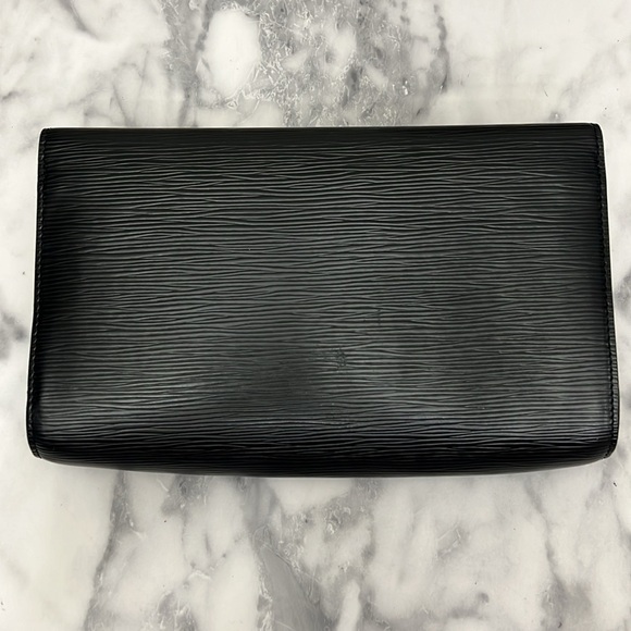 Vintage Louis Vuitton | Chaillot EPI Clutch - Picture 6 of 14